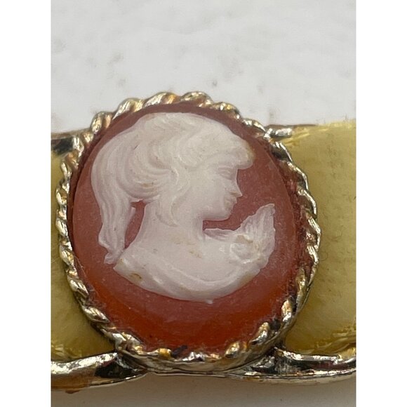 Vintage Soft Yellow Velvet Cameo Choker Adorned With Elegant Victorian Profile P - Picture 5 of 6